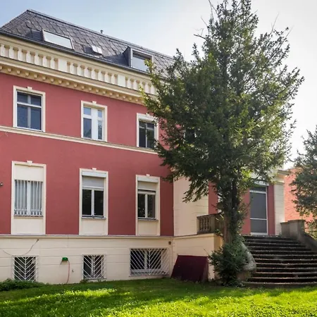 Charming Garden Apartament